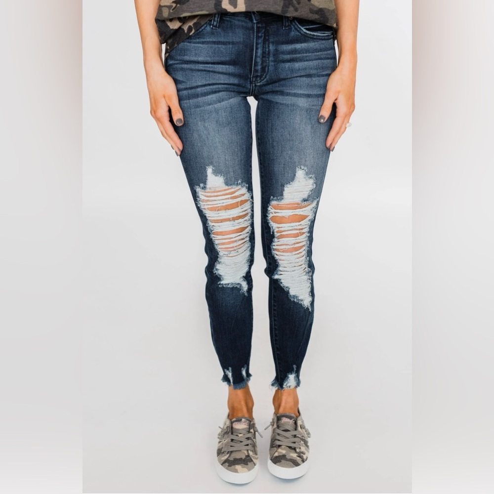NWT KanCan Raw Hem Distressed Skinny Jeans size 11 29